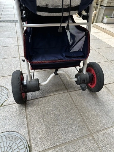 アップリカ ファミリア スムーヴ ベビーカーの写真4枚目