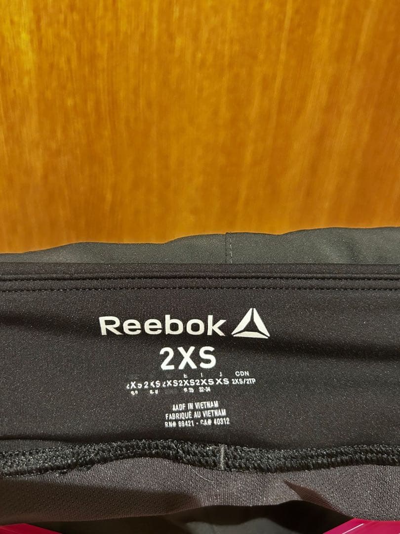 Reebok ブラック ショートパンツ 2XSの写真3枚目