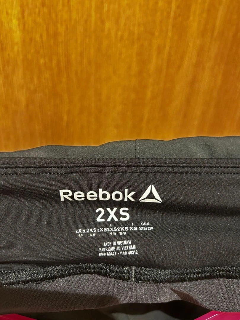 Reebok ブラック ショートパンツ 2XSの写真3枚目