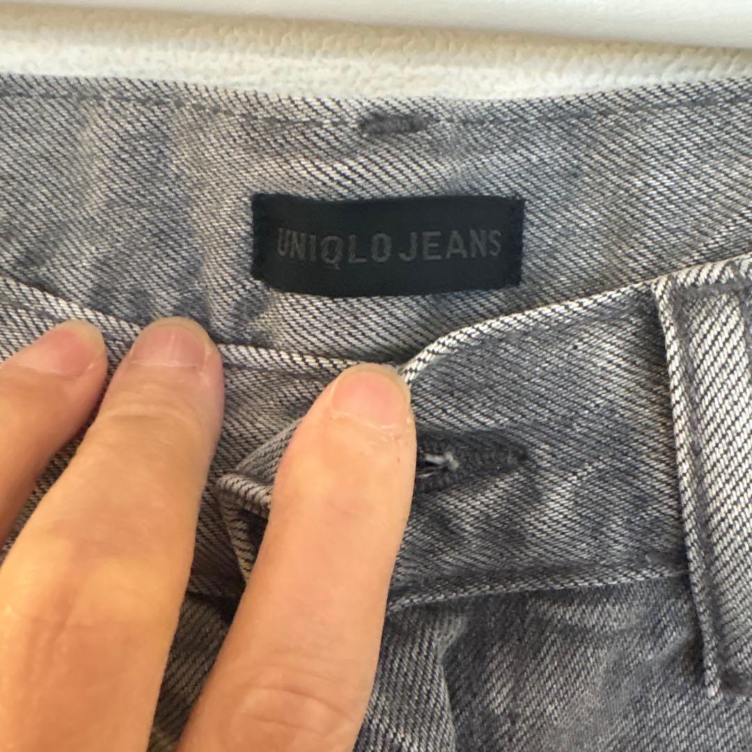 UNIQLO JEANS グレー ストレートデニム　29の写真3枚目
