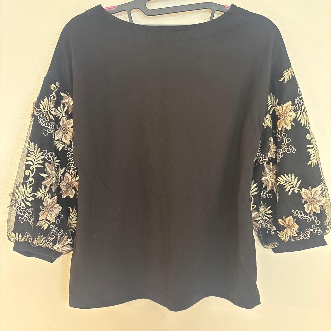 grove 刺繍入り黒五分袖トップス Mの写真4枚目