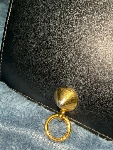 FENDI 2つ折り財布の写真2枚目