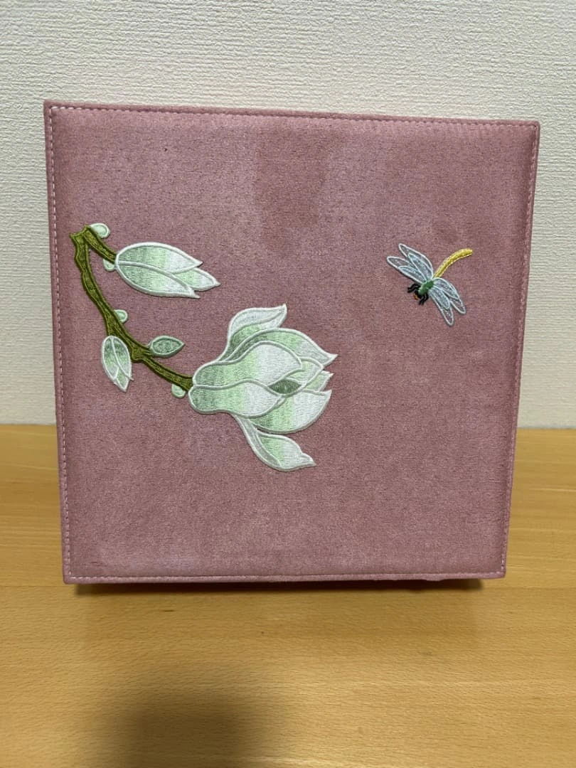 ❤️1点限定品❤️ジュエリーBOX 刺繍 花柄 2段収納 ピンク 鍵付きの写真2枚目
