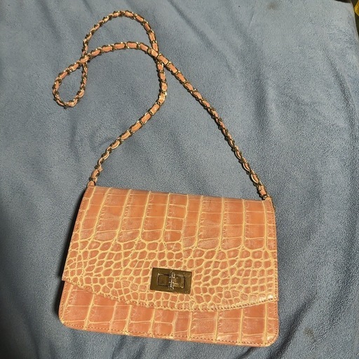 ピンク　クロコダイル風 ショルダーバッグ