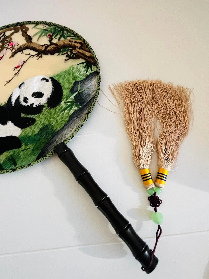 パンダ 中国四大伝統両面刺繍 シルク中国蘇州伝統工芸品 高級うちわ扇子団扇の写真2枚目