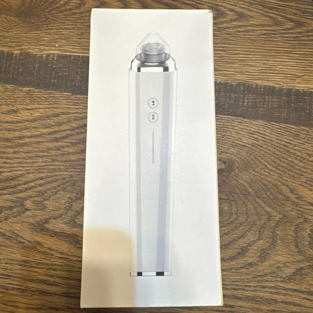 毛穴吸引器 真空吸引式 拡大レンズ LEDライト内蔵の写真2枚目