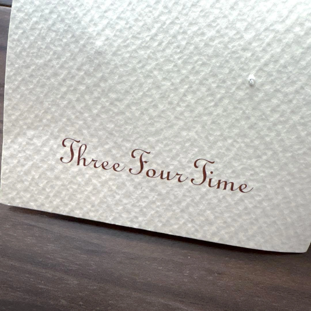 新品未使用品。ピアス ThreeFourTime スリーフォータイム 花の写真4枚目