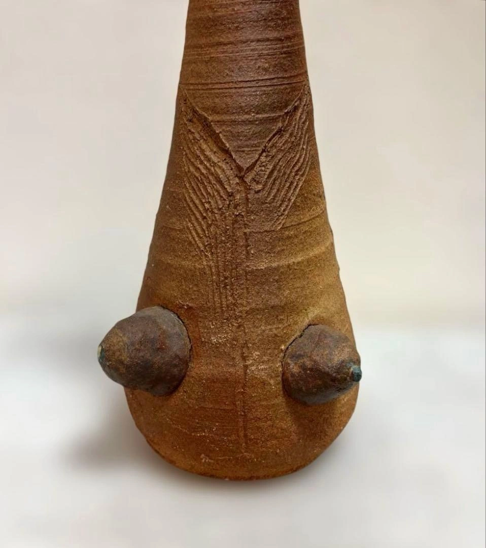 一点物 前衛芸術 焼き物 花器 オブジェ 身体モチーフ 唇 耳 胸 現代美術の写真2枚目