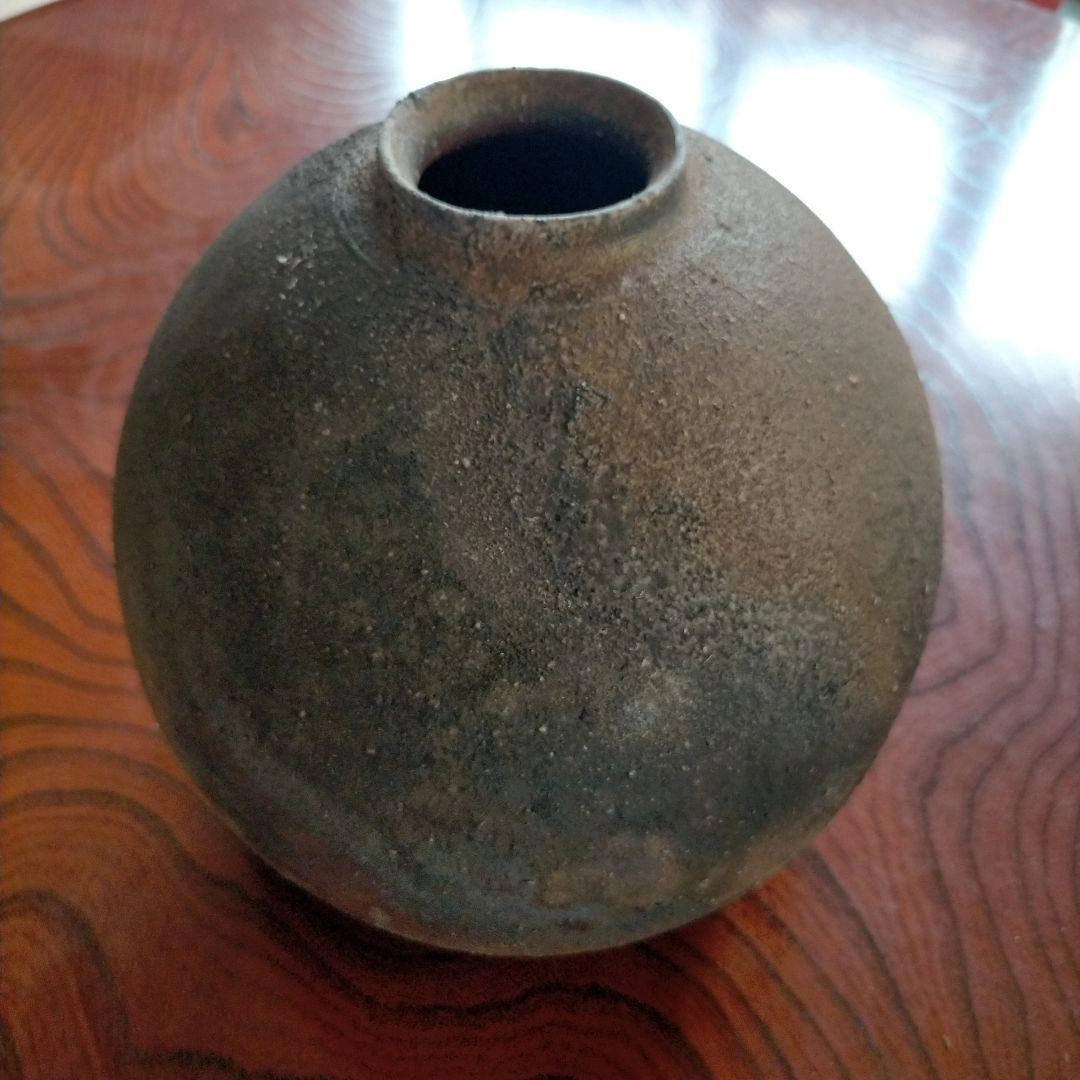 備前焼 畝尾 典秀作 黒色陶器 球形花瓶