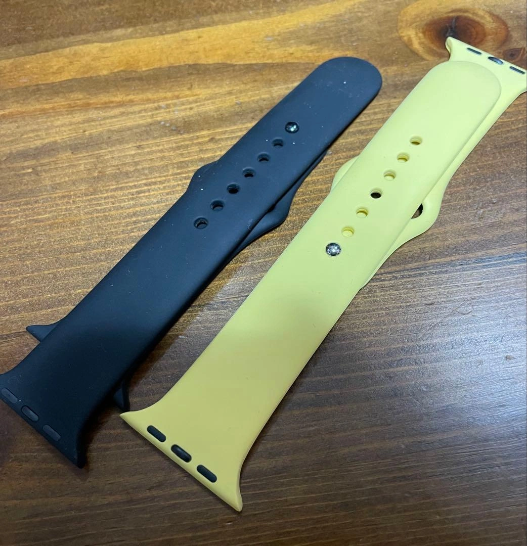 アップルウォッチ シリコンバンド 42/44 黒&黄