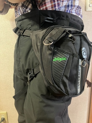 商談中です。最終価格。新品　ホルスター型ウエストポーチ