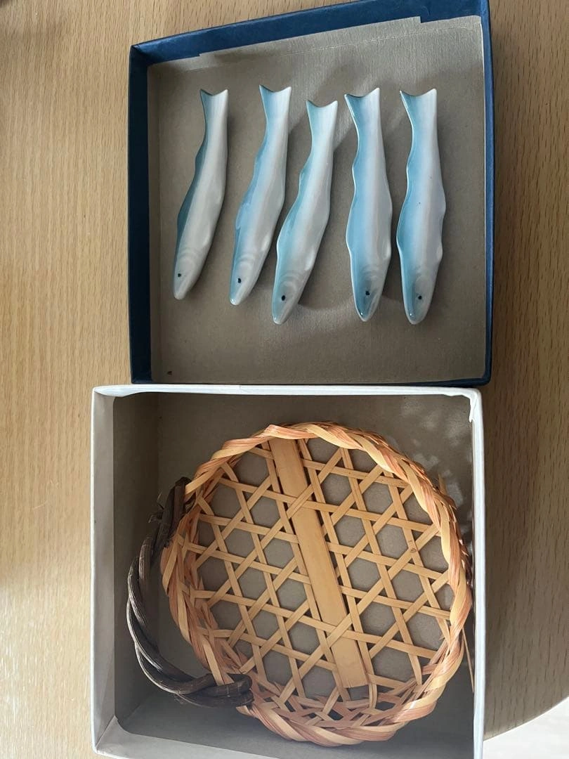 魚型箸置き5個セットとバスケットの写真2枚目