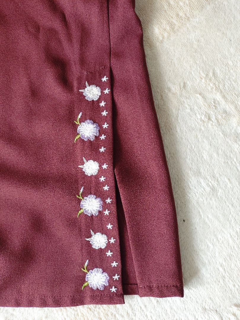 バーガンディ刺繍花柄ワイドパンツ Lの写真2枚目