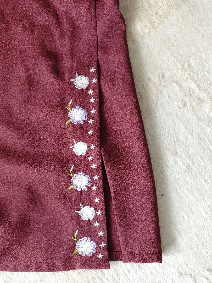 バーガンディ刺繍花柄ワイドパンツ Lの写真2枚目