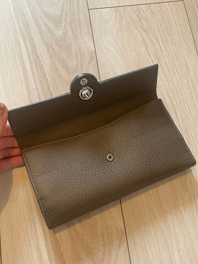 美品　GUCCI シルバーロゴ　シボレザー　Wホック 長財布　ブラウンの写真9枚目
