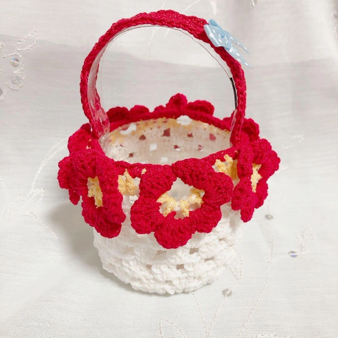 花籠 小物入れ ハンドメイド 毛糸 白色✖️赤 花つきの写真8枚目