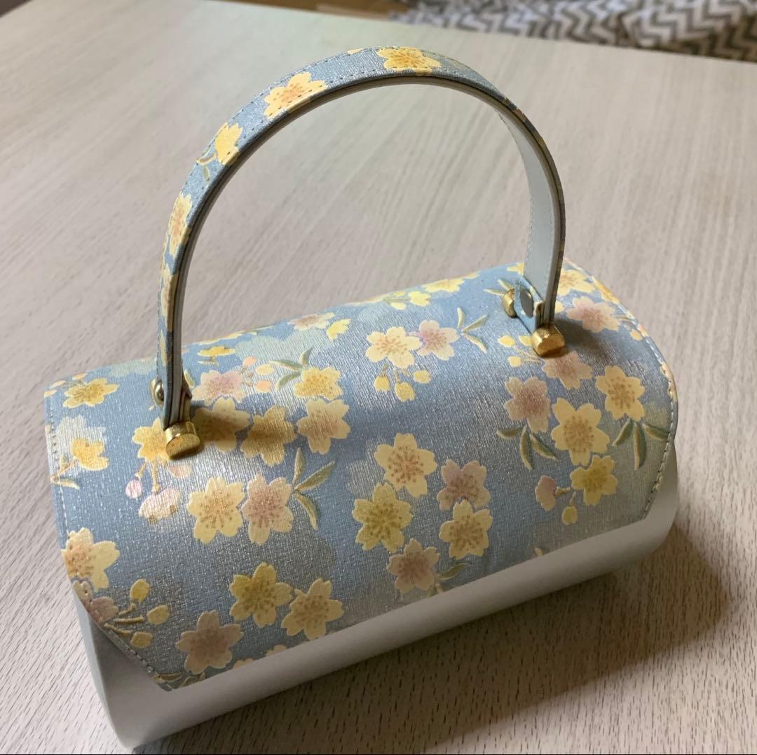 ブルー桜柄　和装バッグ　草履の写真2枚目