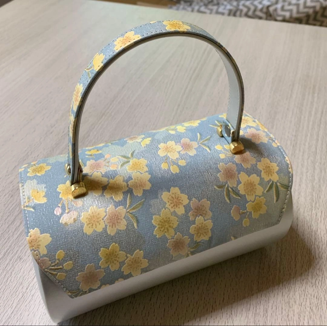 ブルー桜柄 和装バッグ 草履の写真2枚目