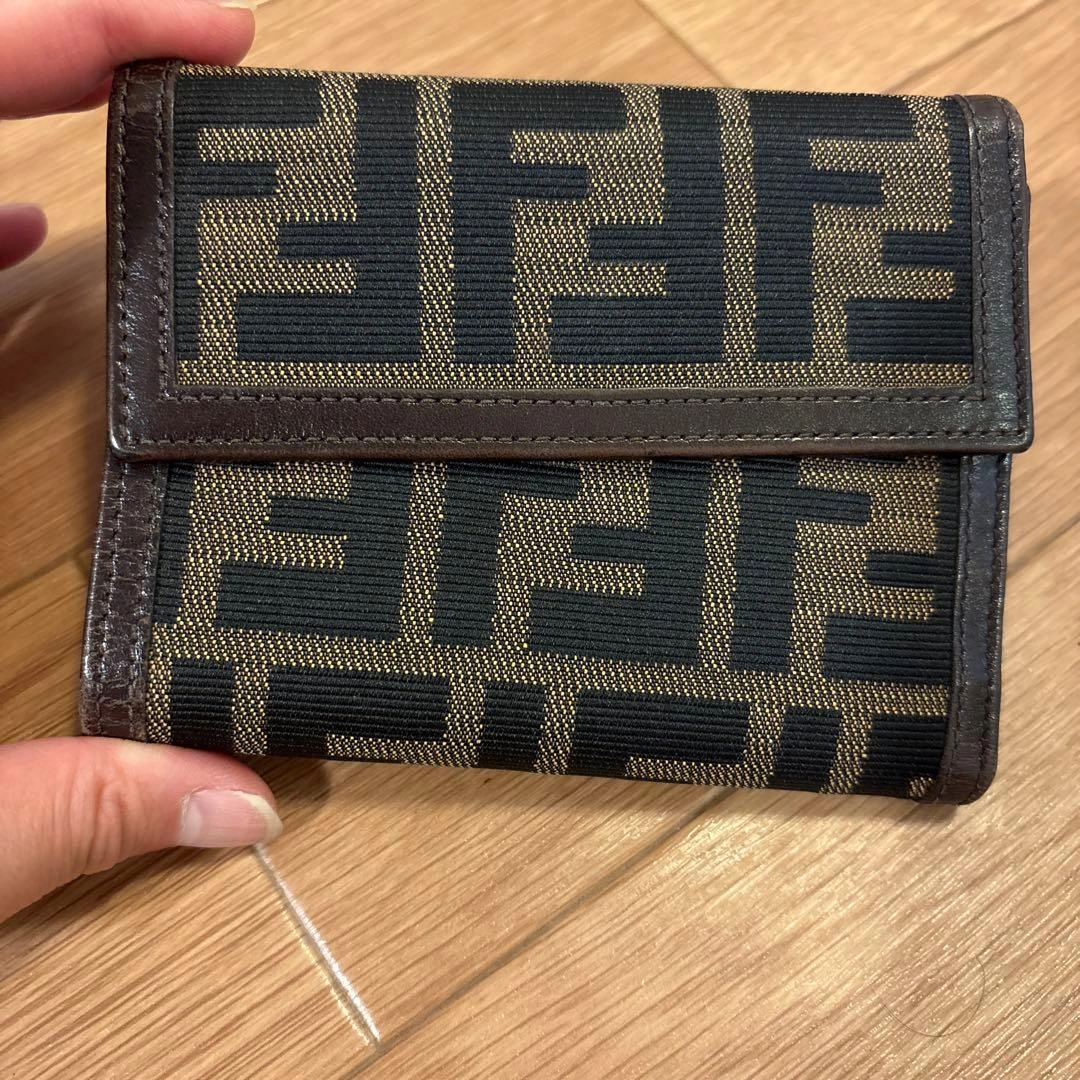 FENDI ズッカ柄 二つ折り財布
