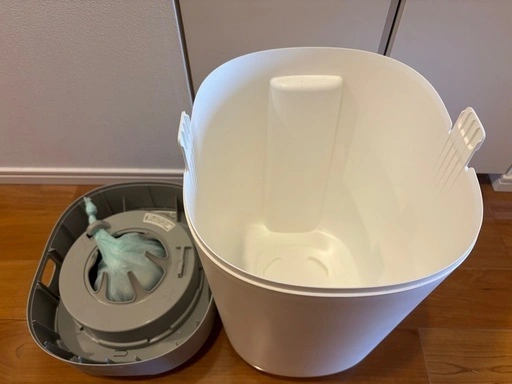 【差し上げます】ポイテック 強力抗菌防臭おむつポットの写真4枚目