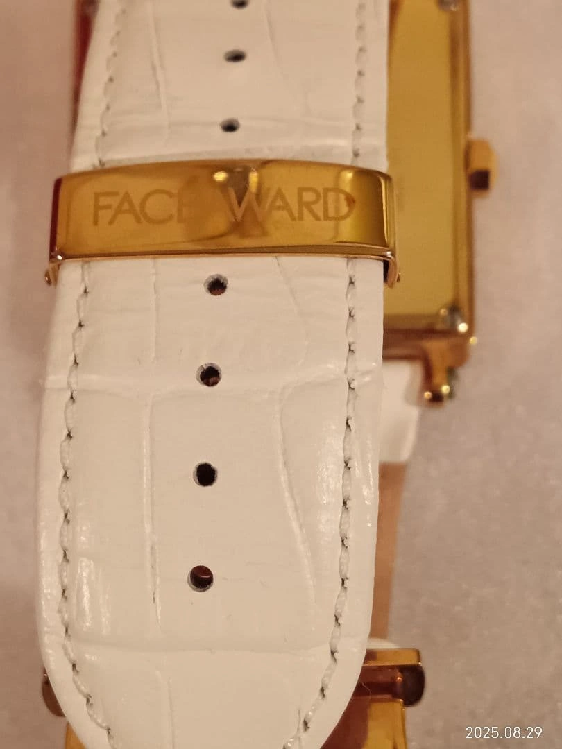 【未使用美品】FACEAWARDレディース腕時計の写真5枚目