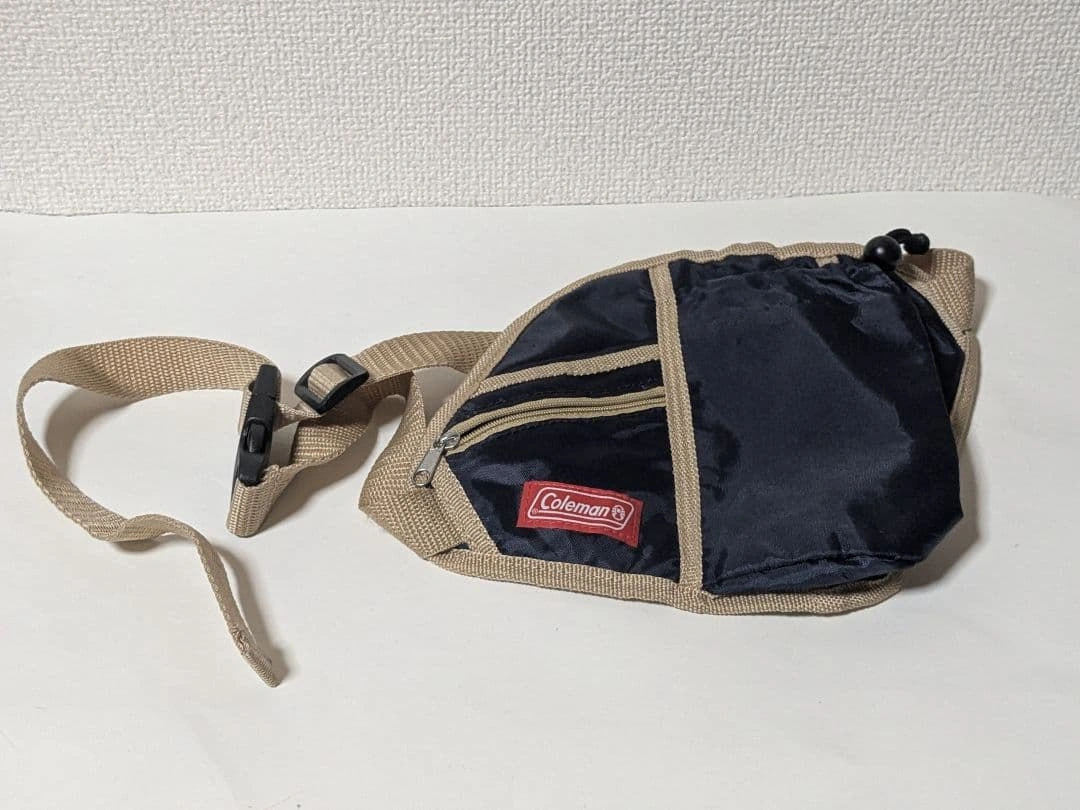 Coleman ウォーキングポーチ 軽量ウエストバッグ ネイビーの写真2枚目