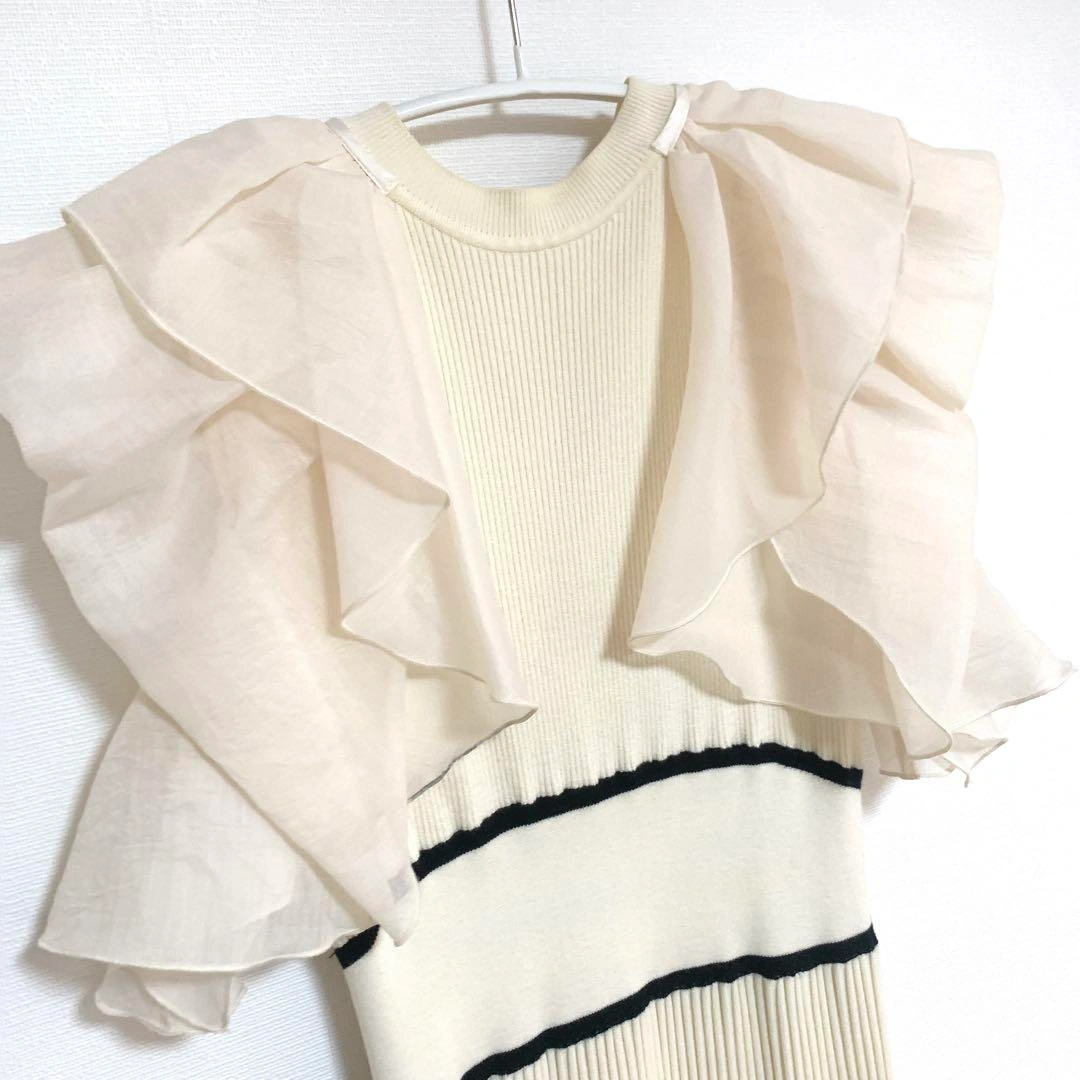 完売品 LILY BROWN フリルドッキングニットワンピース ホワイトの写真4枚目