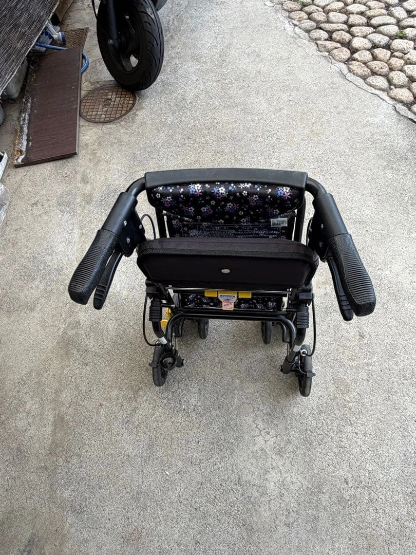 介護 手押し車 歩行器 椅子付 折たたみの写真2枚目