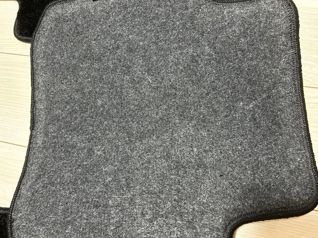 未使用品 メルセデス・ベンツ マイバッハ GLS600 リアマットの写真3枚目