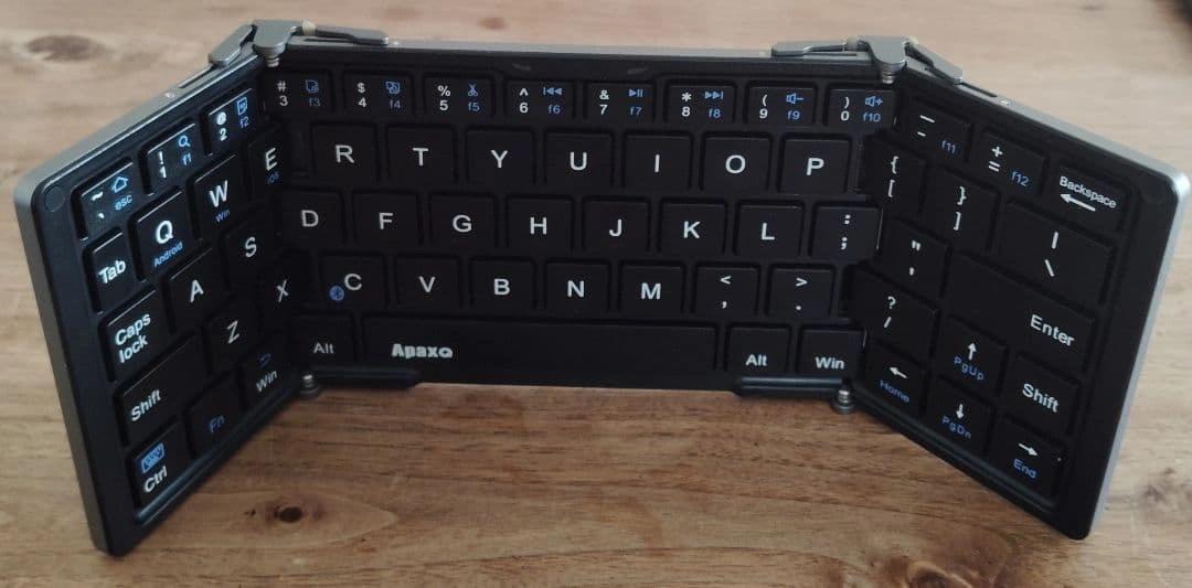 Apaxq 折りたたみ式 Bluetooth キーボード 本体の写真2枚目
