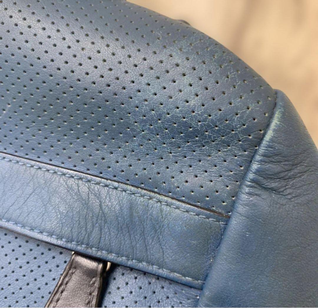 COACH パンチングレザー バックパック ブルー 247の写真2枚目
