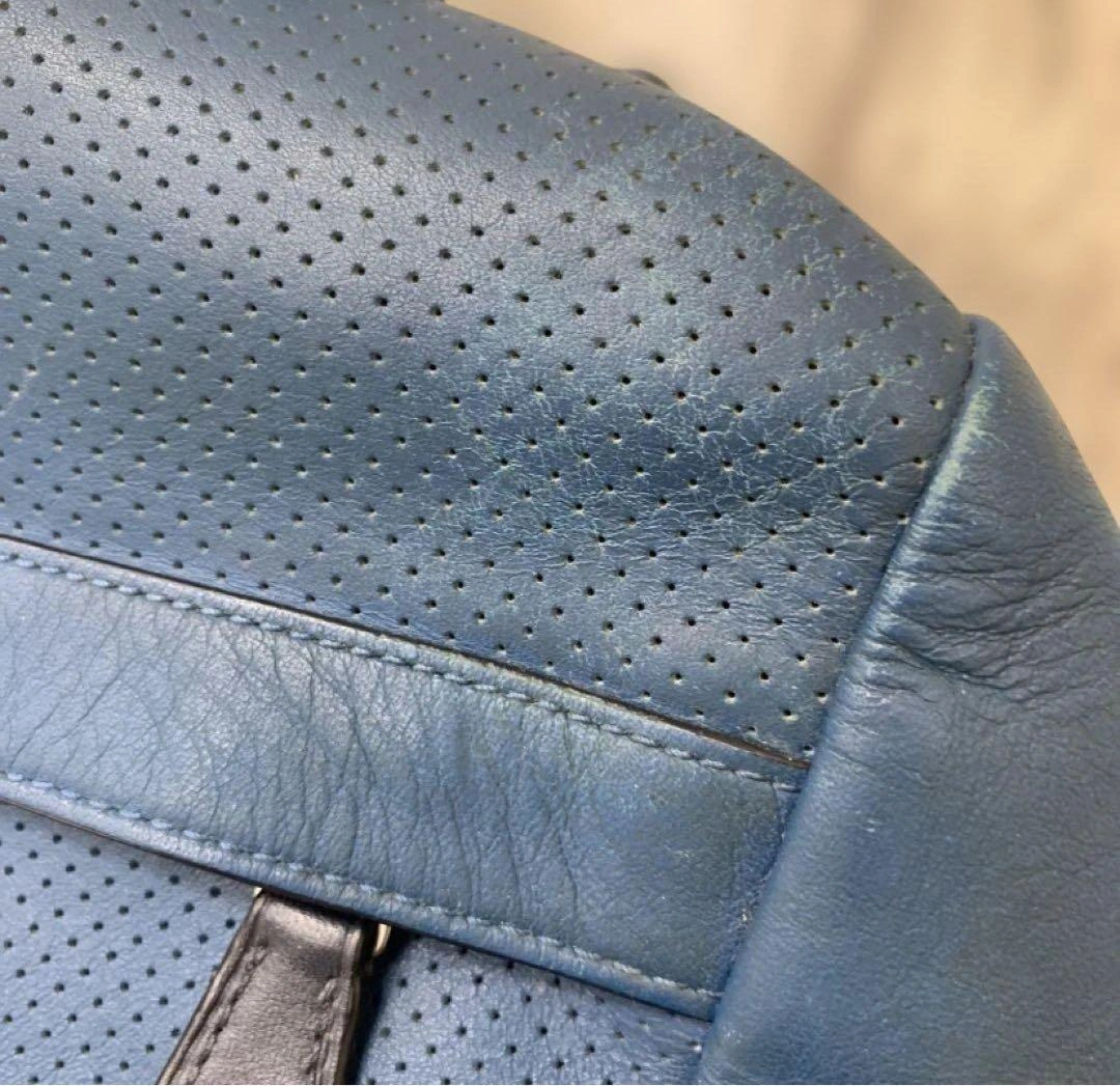 COACH パンチングレザー バックパック ブルー 247の写真2枚目