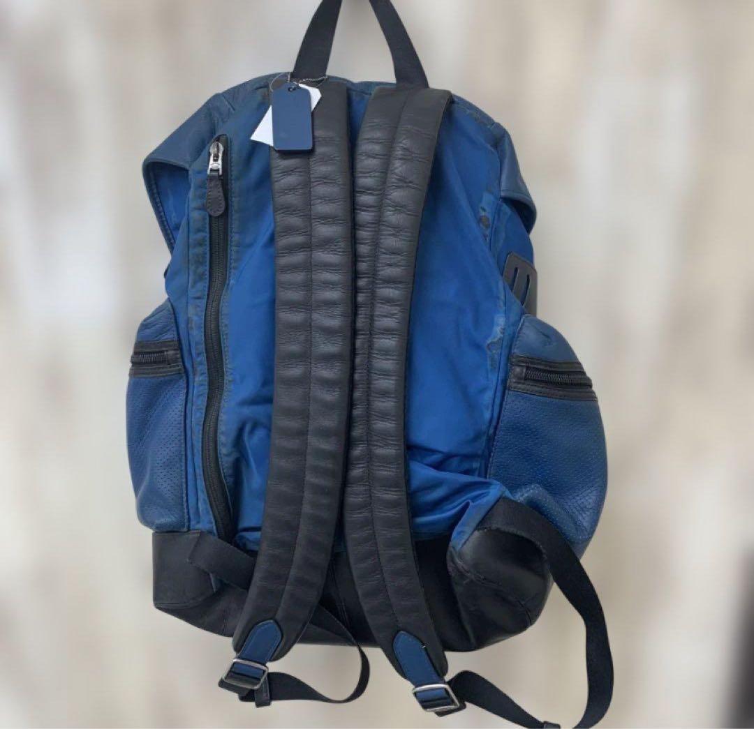 COACH パンチングレザー バックパック ブルー 247の写真3枚目