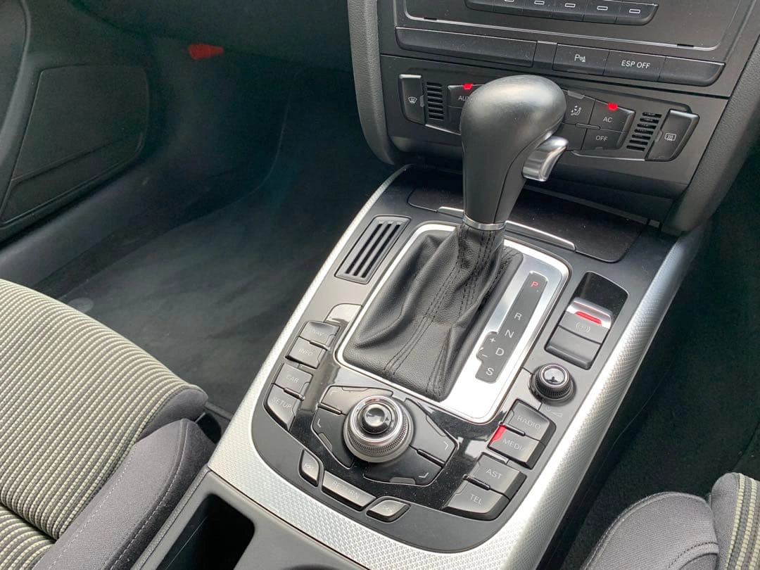 AUDI アウディ A4 アバント 1.8 TFSIの写真10枚目