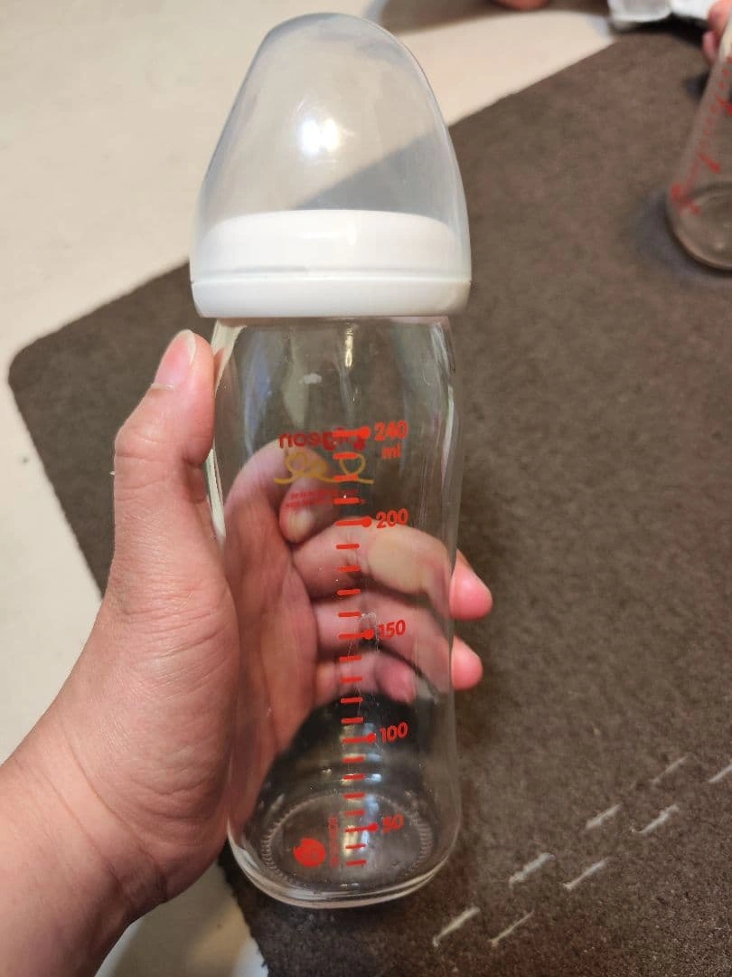 【美品】ピジョン 母乳実感 哺乳瓶 ガラス製 240ml 3本 & 乳首L 新品の写真3枚目