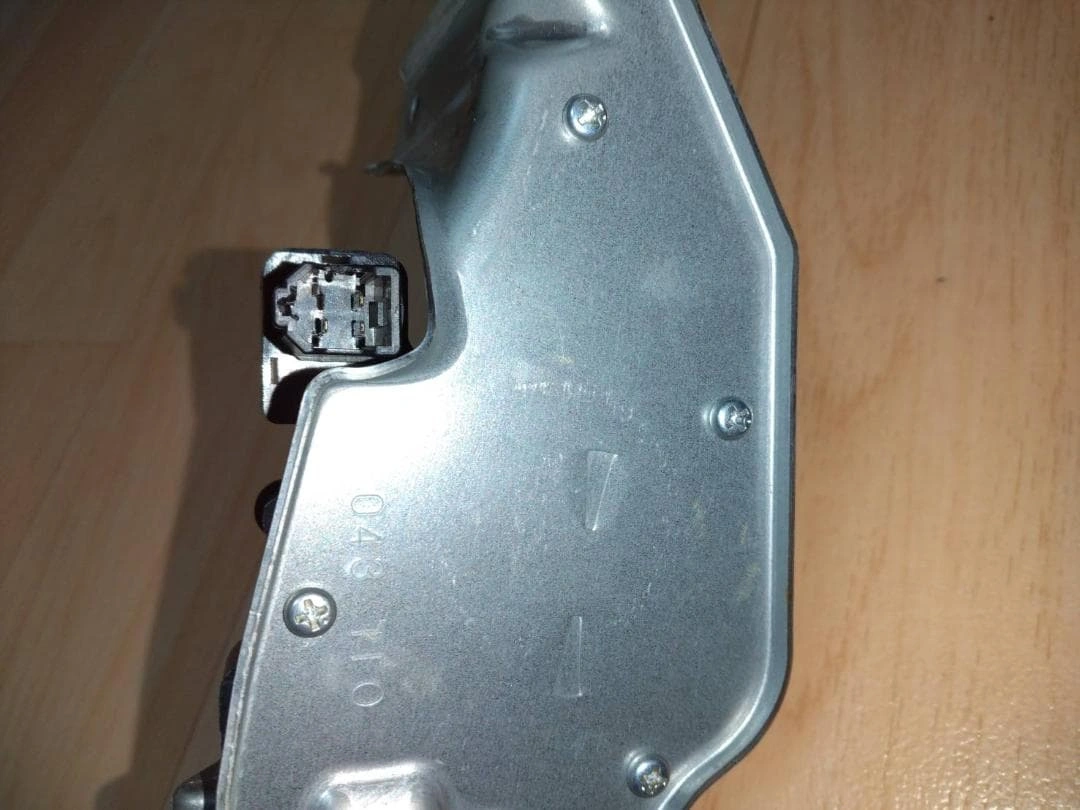 ホンダフィットGP1バックドア用ワイパーモーターの写真6枚目