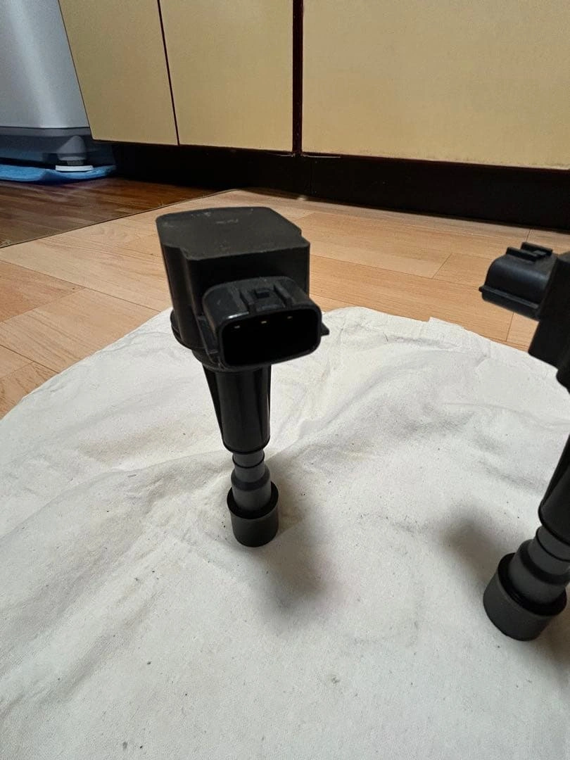 DE3FS 正常稼働品 イグニッションコイル 4個セット 黒 直立型 2端子の写真6枚目