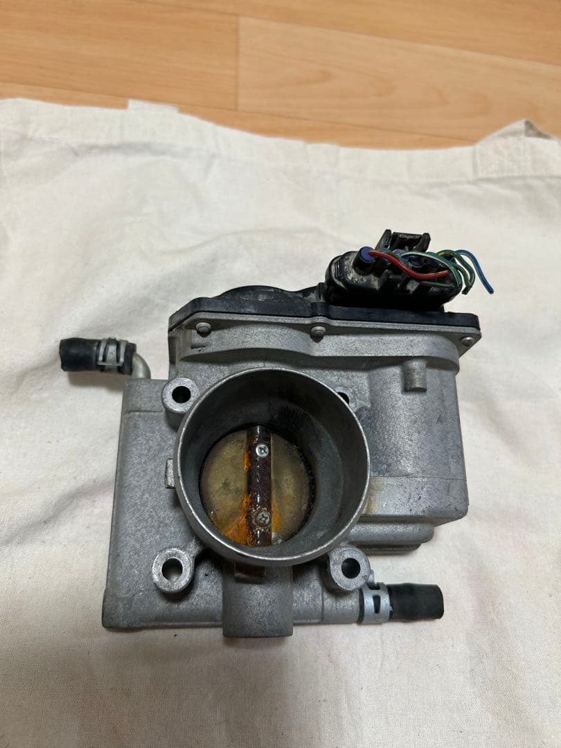 デミオ DE3FS ZJ38-13-640スロットルボディ スロットルチャンバーの写真2枚目