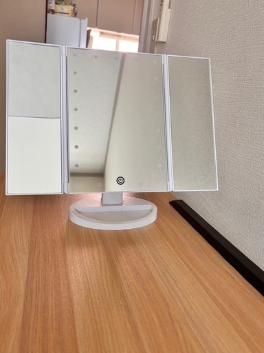 ライト付き3面ミラー