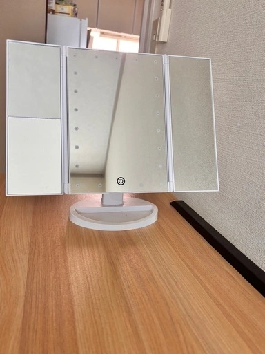 ライト付き3面ミラー