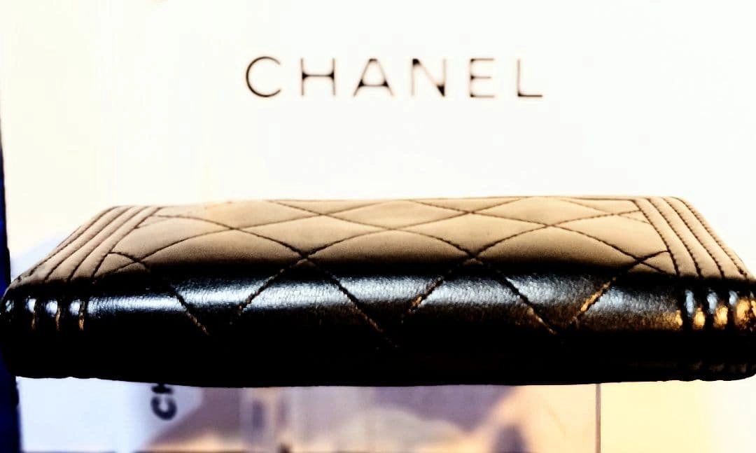 CHANEL♥ボーイシャネル✨ジップタイプ♥黒✨コンパクト長財布♥超美品✨鑑定済の写真7枚目