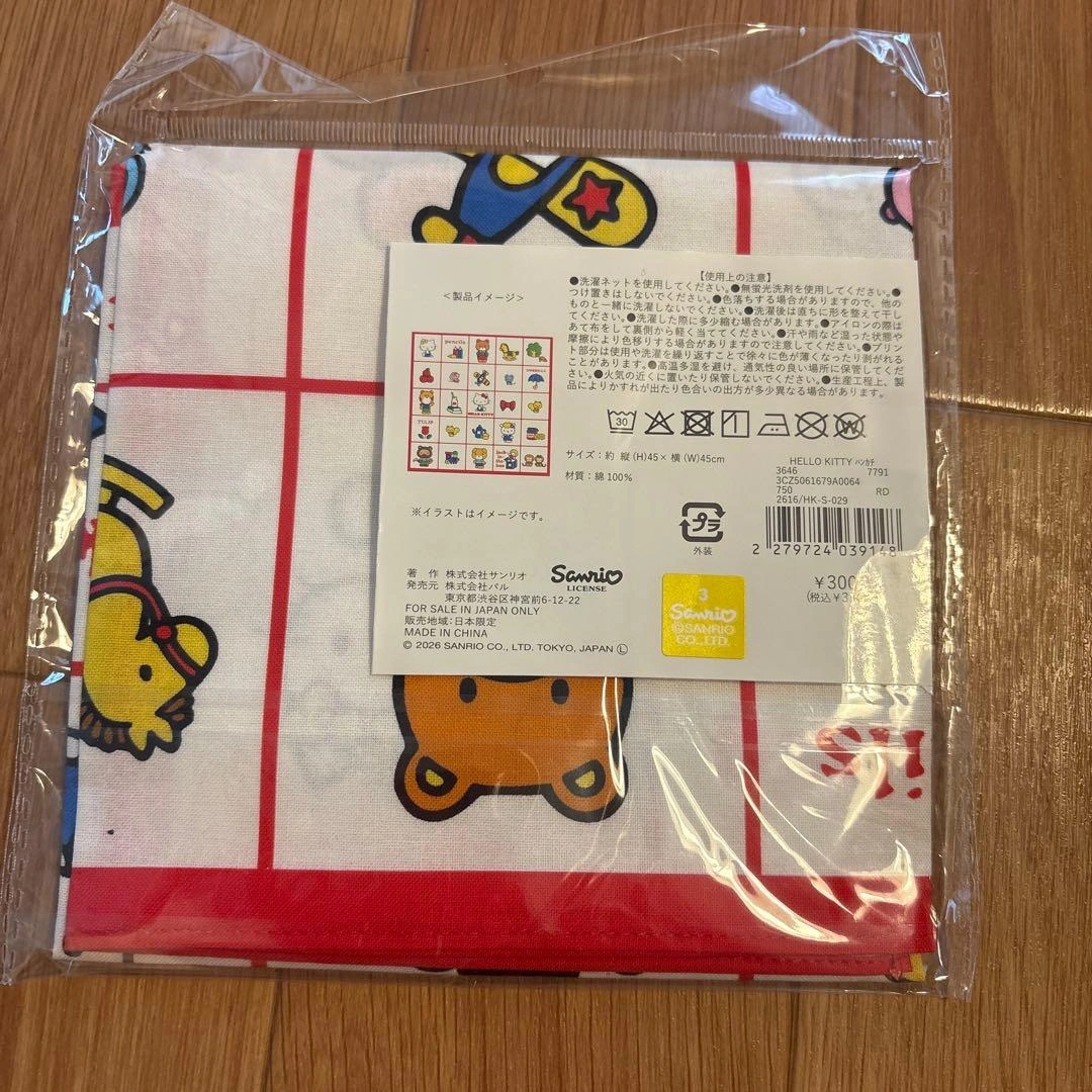 【新品未使用】HELLO KITTY 3COINS ハンカチ&巾着の写真3枚目