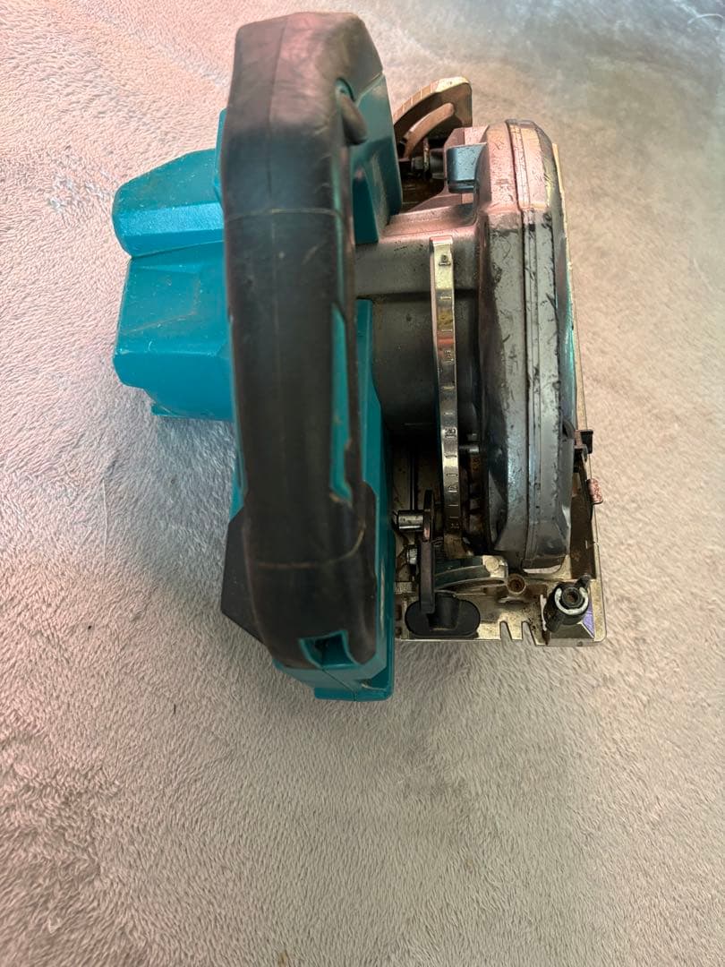Makita 40Vmax 充電式マルノコ 本体 充電器 セットの写真3枚目