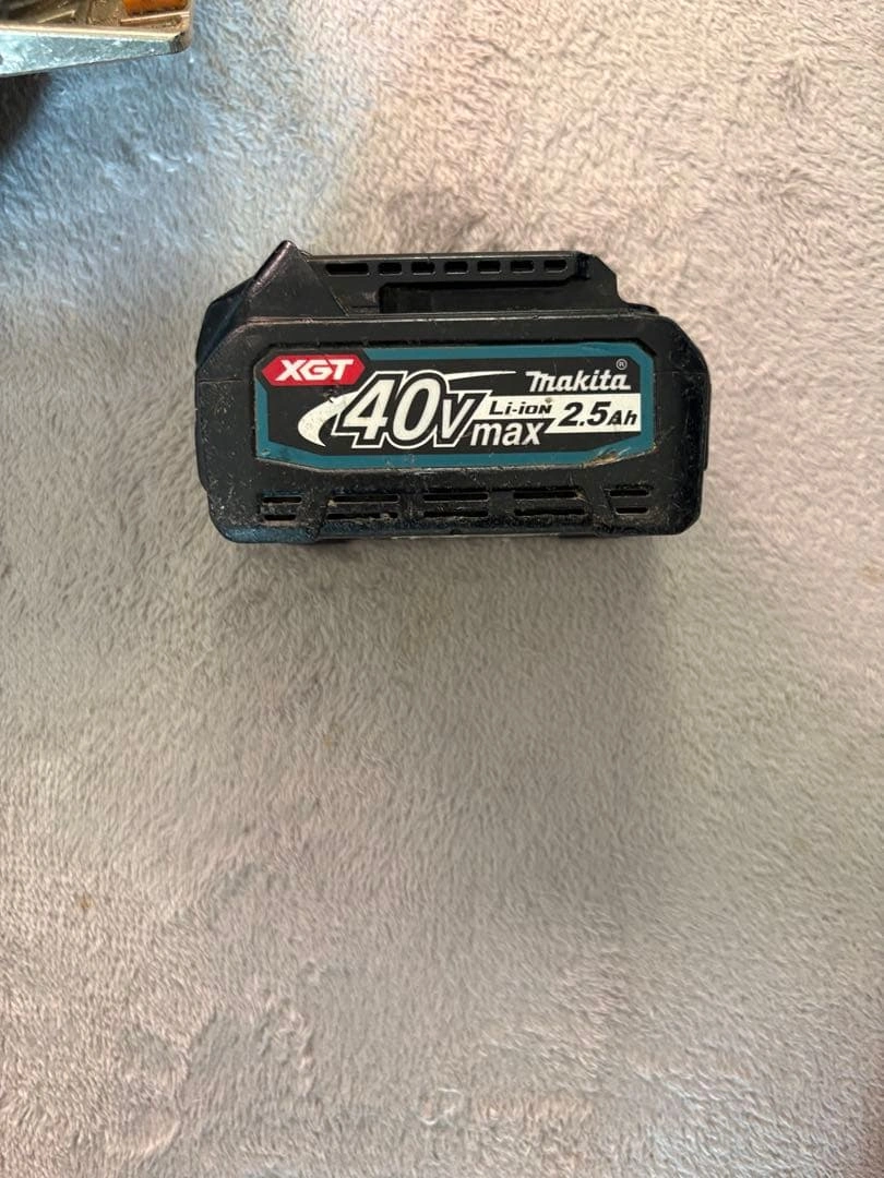 Makita 40Vmax 充電式マルノコ 本体 充電器 セットの写真7枚目