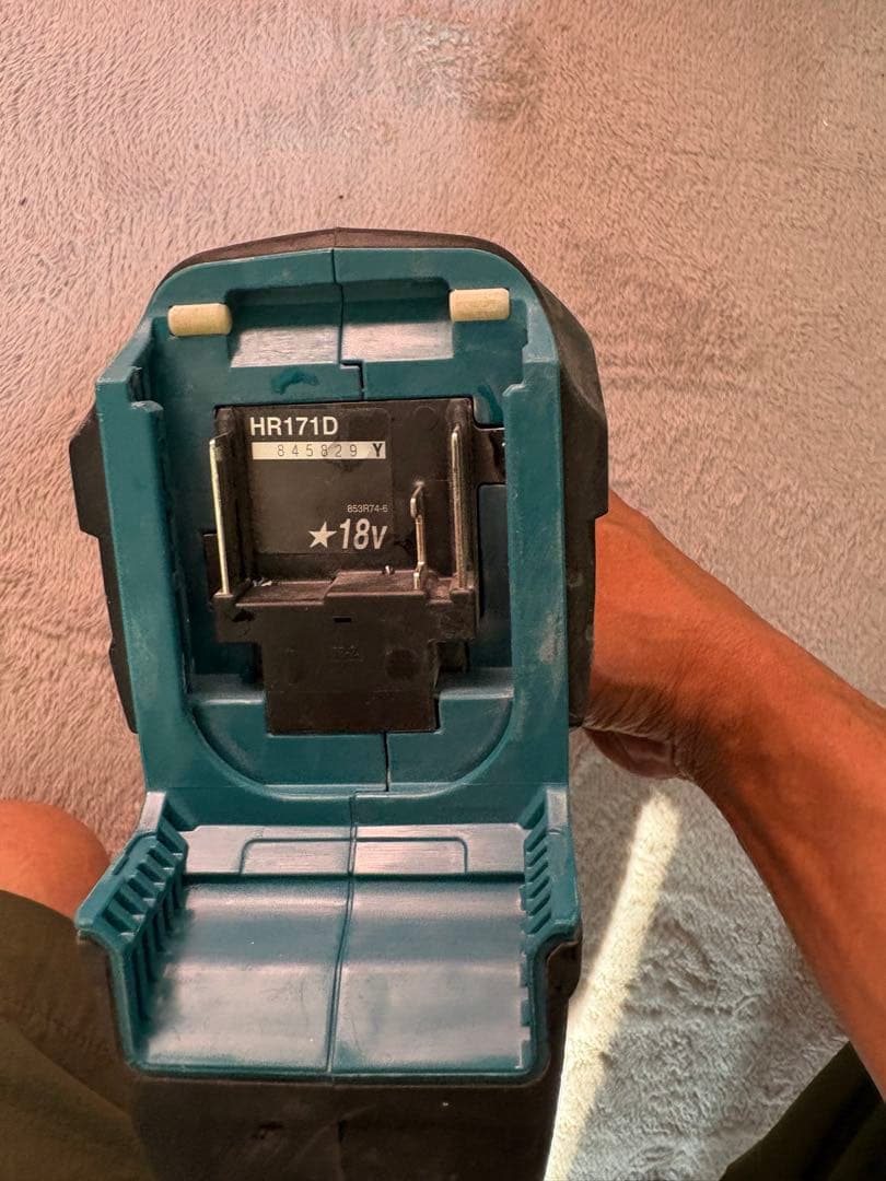 Makita 17mm 充電式ハンマドリル HR171D 本体 ケース付の写真4枚目