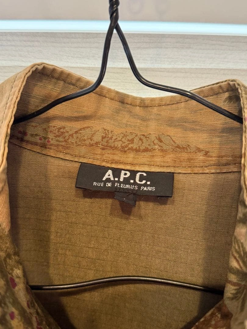 A.P.C. アーペーセー フランス製 総柄 ハーフジップ 半袖シャツの写真2枚目