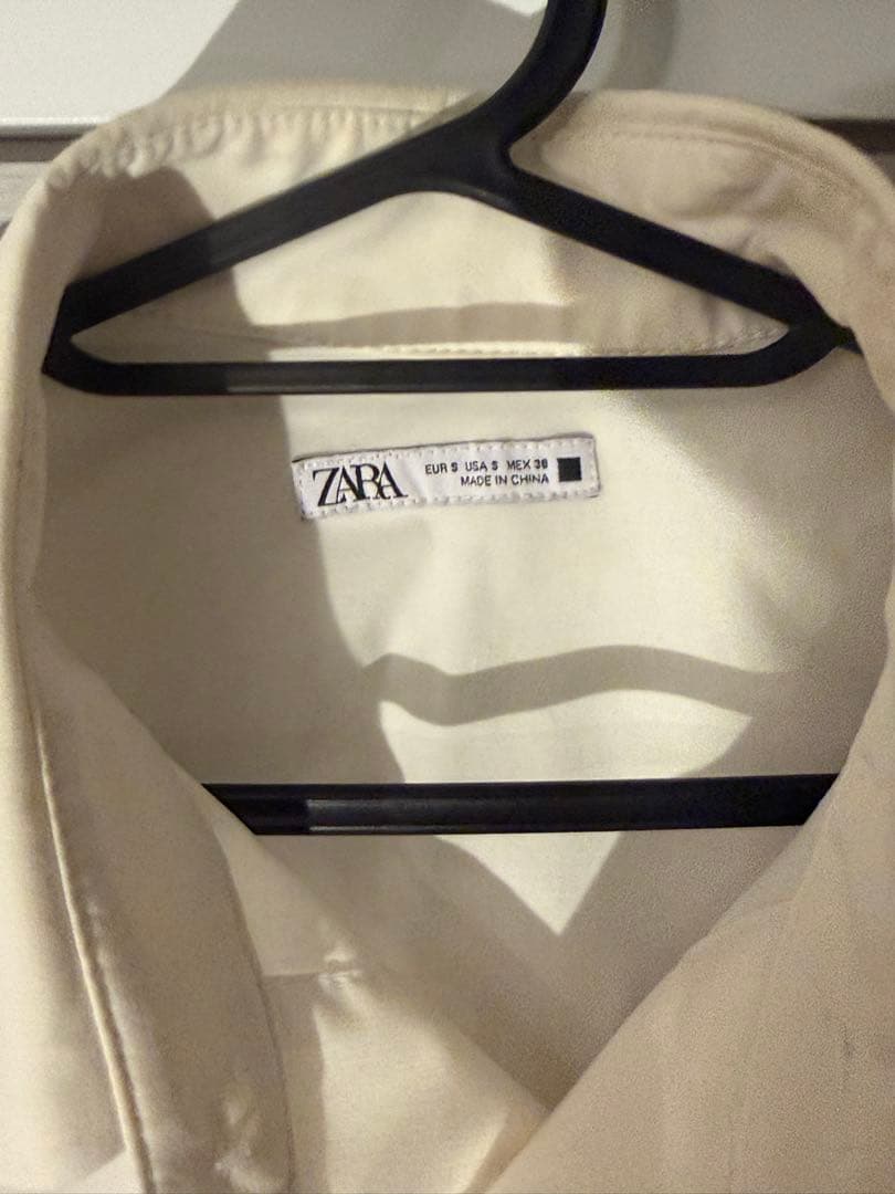 ZARA コントラストステッチ オーバーサイズ 長袖シャツ ホワイト Sの写真2枚目