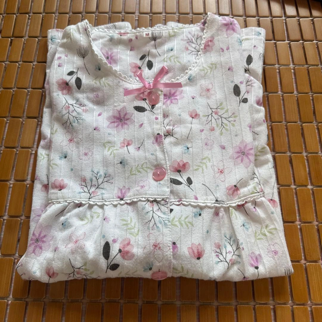 パジャマ 上下セット 花柄 ピンクの写真3枚目