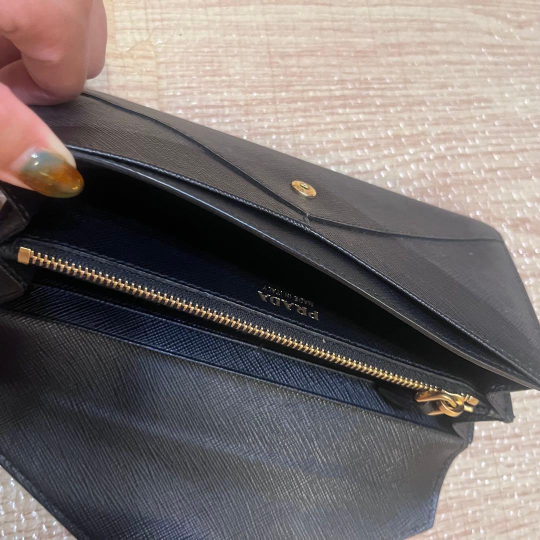 PRADA サフィアーノレザー レター型 長財布 ブラックの写真6枚目