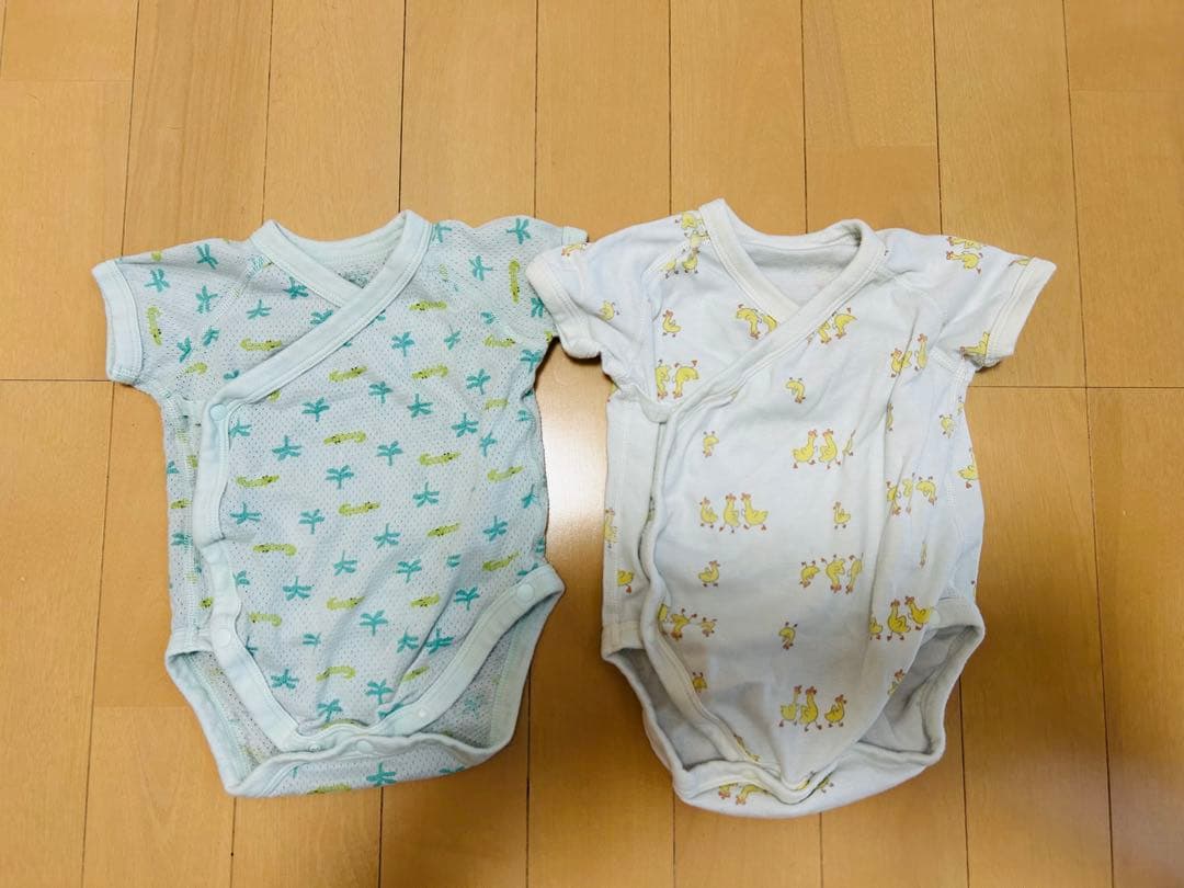 【ユニクロ】60cm コットンメッシュボディスーツ 肌着 4枚セットの写真4枚目